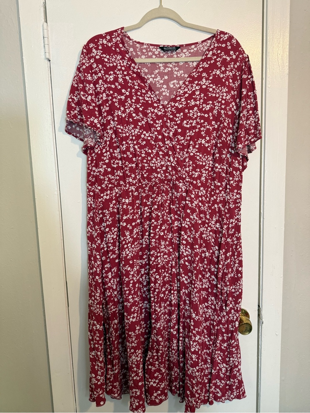 BloomChic Floral V-Neck Midi Dress with pockets
